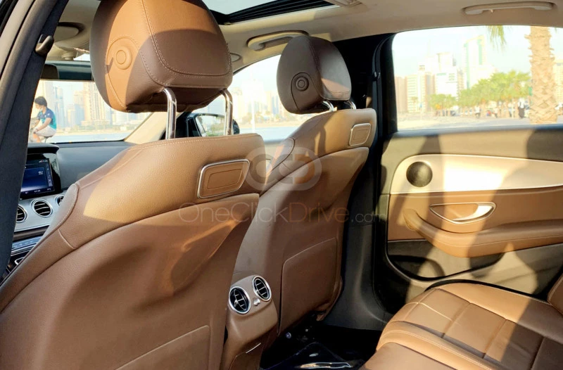 Siyah Mercedes Benz E200 2019 for rent in Dubai 4
